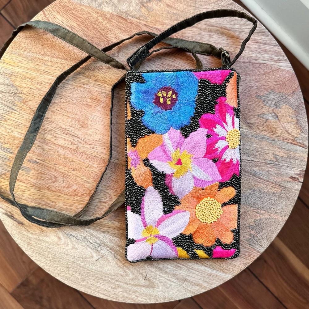 Bamboo Trading Company Club Bag in Tropical Flowers NWOT